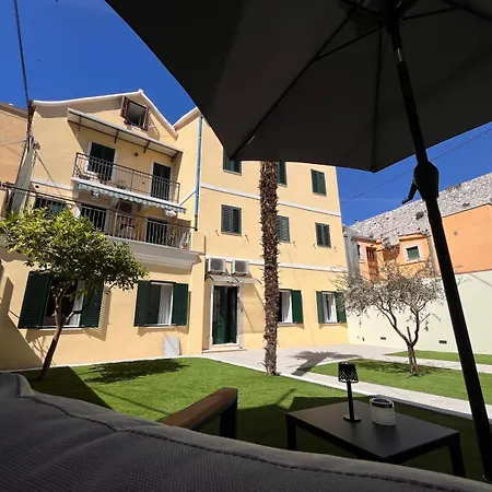 Teuta Garden Luxury Lejlighed