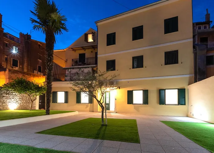 Teuta Garden Luxury Apartment Split