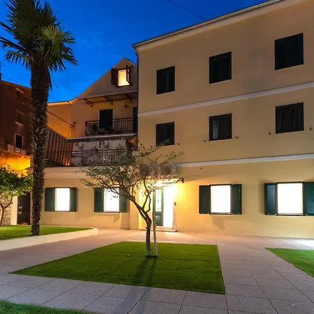 Teuta Garden Luxury Apartamento Split